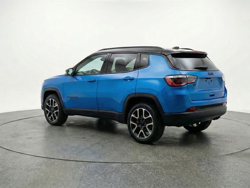 Used 2025 Jeep Compass Limited image 6