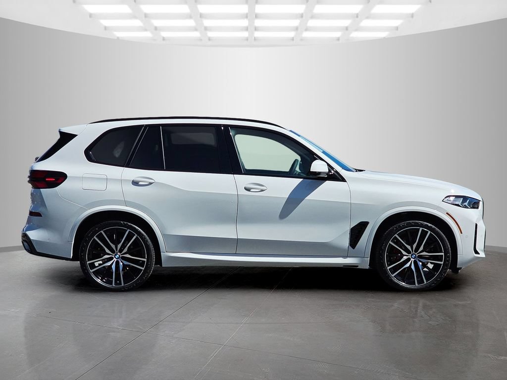 Used 2026 BMW X5 sDrive40i w/ M Sport Package RWD image 7