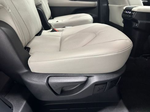 Used 2025 Toyota Grand Highlander Limited image 58