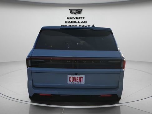 Used 2025 Lincoln Navigator L Reserve w/ Jet Appearance Package image 8