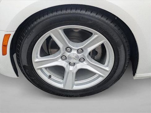 Used 2019 Chevrolet Camaro LT image 20