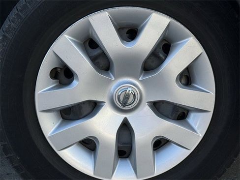 Used 2019 Nissan Rogue Sport S image 9