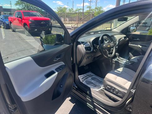 Used 2018 Chevrolet Equinox LT FWD image 12