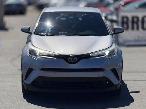 Used 2018 Toyota C-HR XLE FWD image 4
