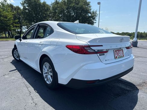 Used 2026 Toyota Camry LE w/ Convenience Package FWD image 6