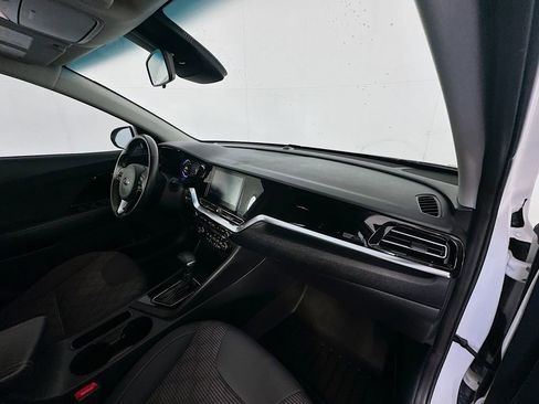 Used 2021 Kia Niro LXS FWD image 26