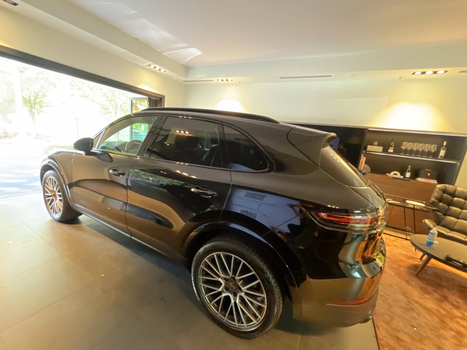 Used 2023 Porsche Cayenne Platinum Edition AWD/4WD image 6