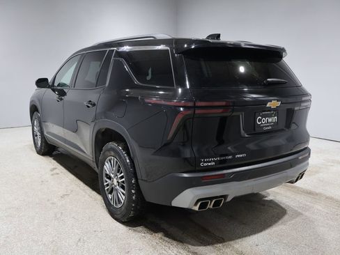 Used 2024 Chevrolet Traverse LT image 5