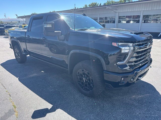 Used 2024 Chevrolet Silverado 2500 High Country w/ Midnight Edition AWD/4WD image 1