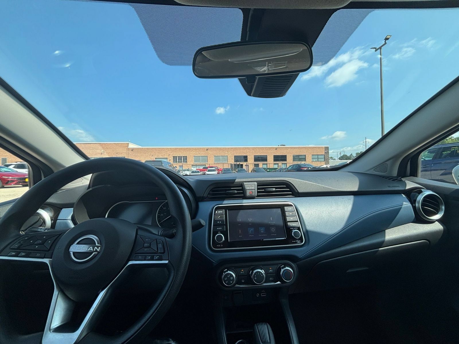 Used 2025 Nissan Versa SV FWD image 30
