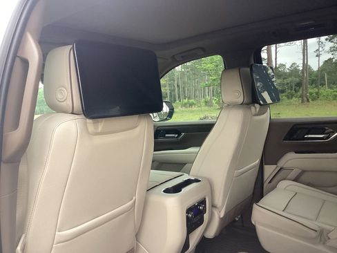 New 2026 GMC Yukon XL Denali w/ Advanced Technology Package RWD image 14
