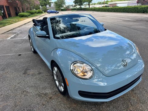 Used 2013 Volkswagen Beetle 2.5 FWD image 4