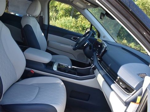 New 2026 Kia Carnival EX image 14