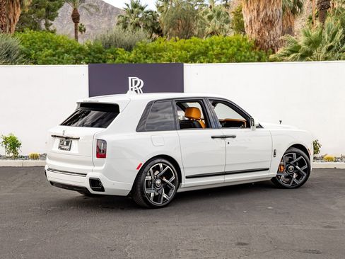 Used 2026 Rolls-Royce Cullinan Black Badge image 2