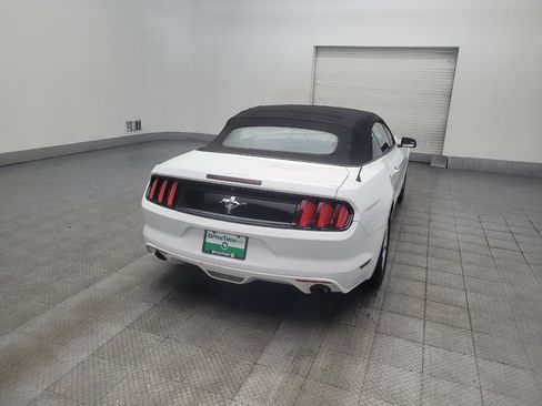 Used 2016 Ford Mustang Convertible RWD image 7