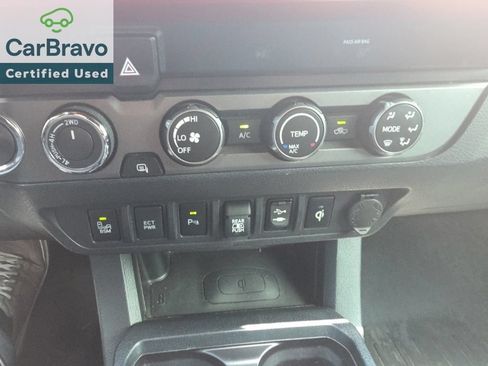 Used 2019 Toyota Tacoma TRD Sport w/ Technology Package AWD/4WD image 17