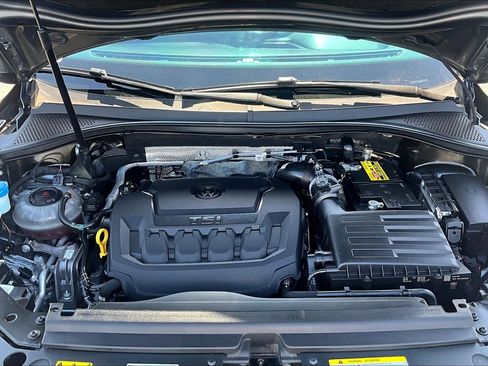 Used 2022 Volkswagen Tiguan SE image 9