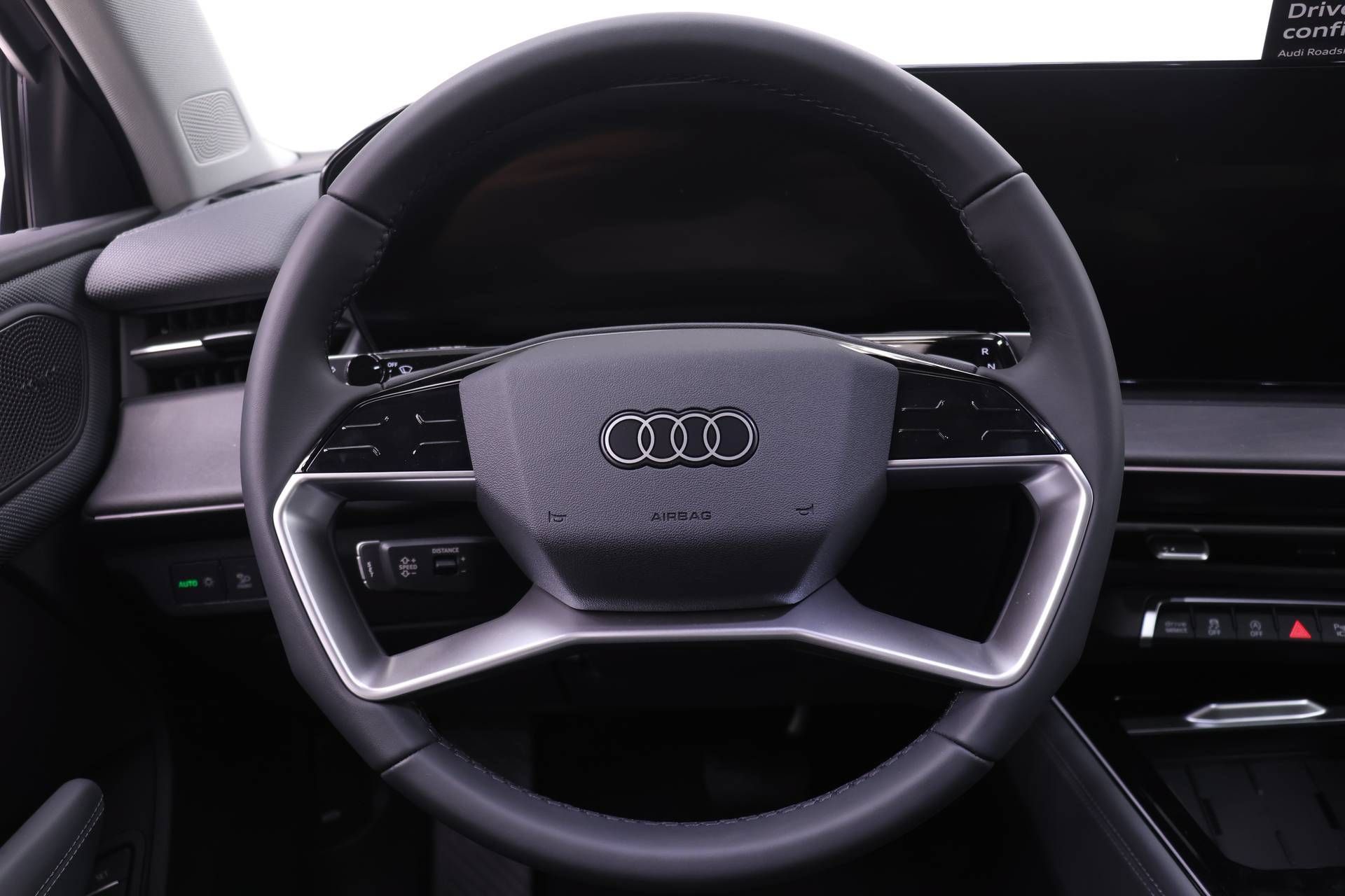 Used 2026 Audi Q3 quattro 2.0T w/ 20" Wheel Package AWD/4WD image 15
