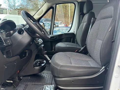 Used 2024 RAM ProMaster 2500 w/ Convenience Group FWD image 10
