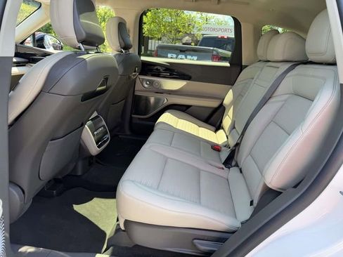 Used 2024 Lincoln Nautilus Reserve w/ Equipment Group 203A AWD/4WD image 11