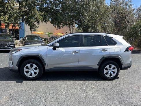 Used 2020 Toyota RAV4 LE image 10
