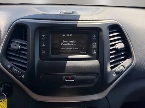Used 2016 Jeep Cherokee Latitude AWD/4WD image 15