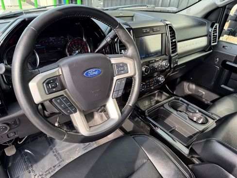 Used 2021 Ford F250 Lariat w/ Lariat Ultimate Package AWD/4WD image 11
