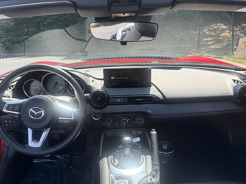 Used 2025 MAZDA MX-5 Miata Club RWD image 15