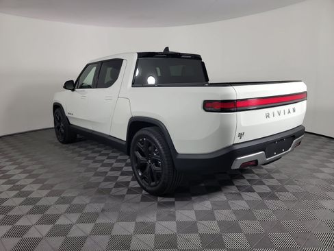 Used 2024 Rivian R1T Adventure Dual AWD/4WD image 3