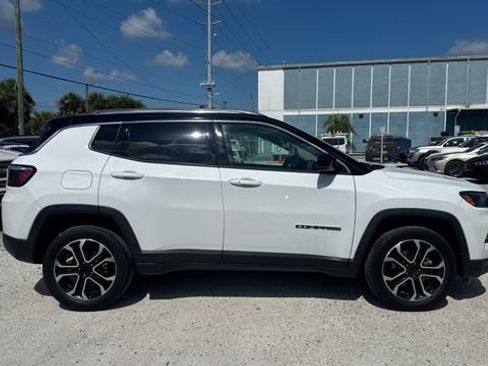 Used 2022 Jeep Compass Limited AWD/4WD image 6