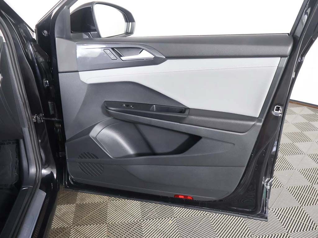 Used 2023 Volkswagen Taos SEL AWD/4WD image 26