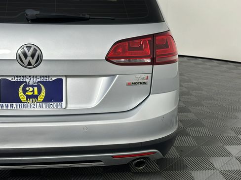 Used 2017 Volkswagen Golf Alltrack SE image 12
