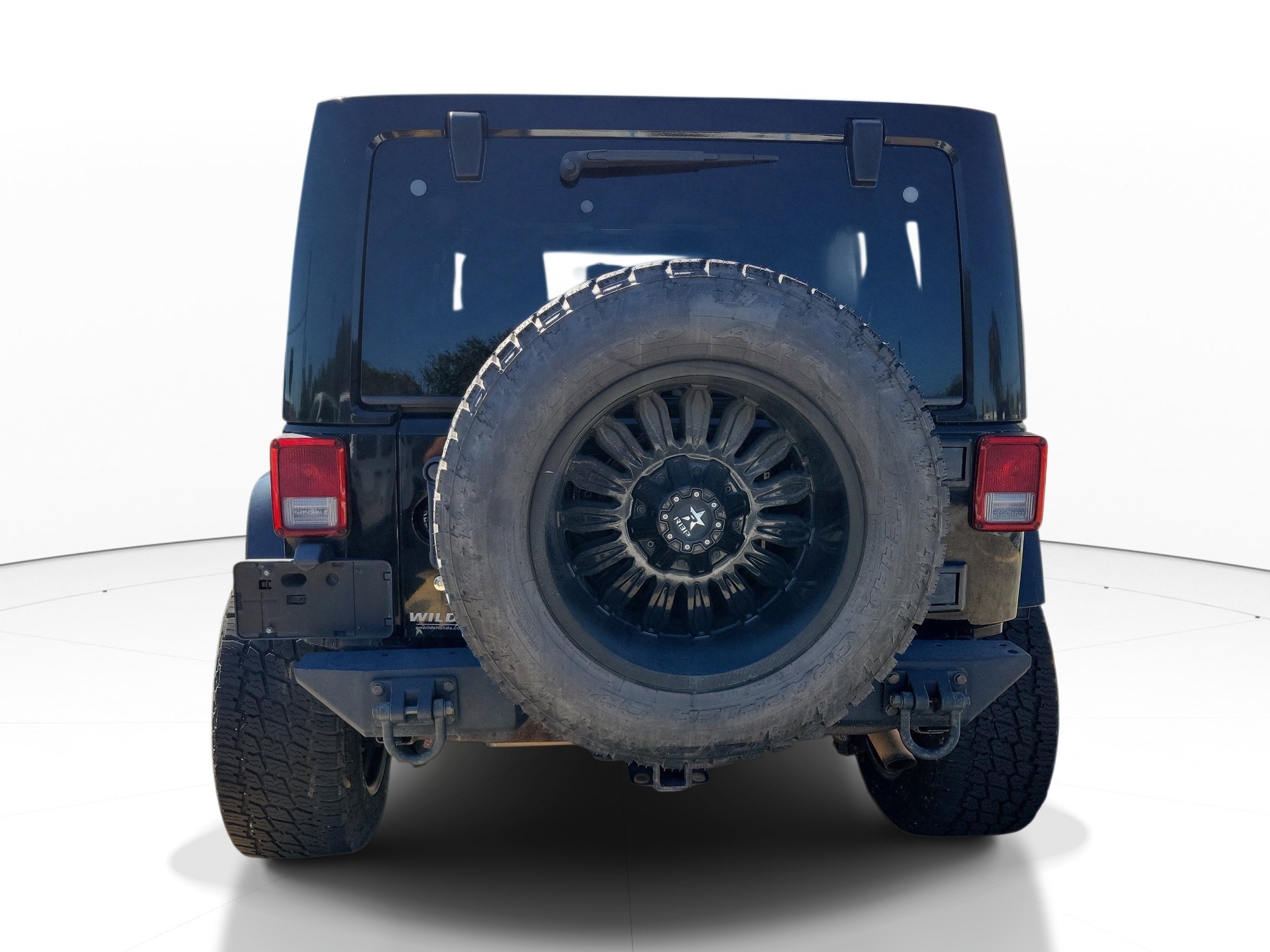 Used 2012 Jeep Wrangler Unlimited Sahara w/ Connectivity Group AWD/4WD image 8