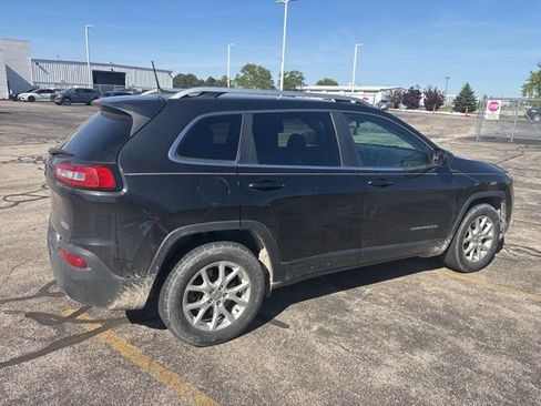 Used 2015 Jeep Cherokee Latitude w/ Cold Weather Group AWD/4WD image 4