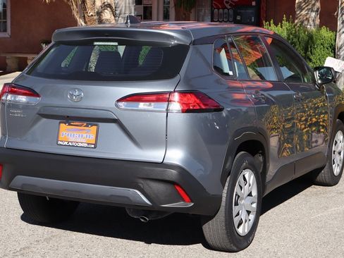 Used 2022 Toyota Corolla Cross L image 9