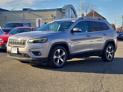 Used 2019 Jeep Cherokee Limited image 3