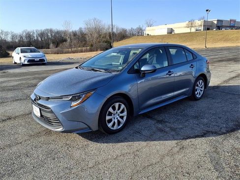 Used 2025 Toyota Corolla LE image 35