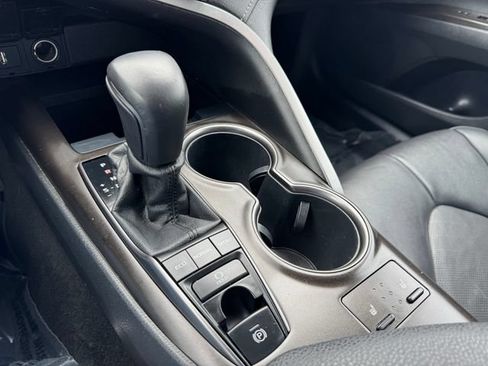Used 2022 Toyota Camry XSE FWD image 19