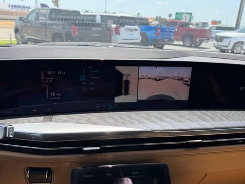 Used 2025 Cadillac Escalade IQ Sport 2 AWD/4WD image 15