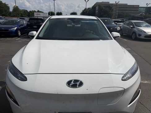 Used 2022 Hyundai Kona SEL w/ Convenience Package FWD image 2