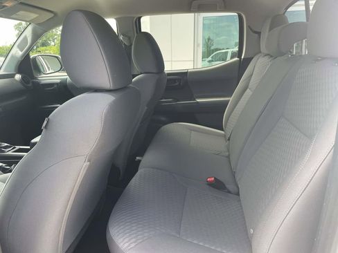 Used 2022 Toyota Tacoma SR AWD/4WD image 10