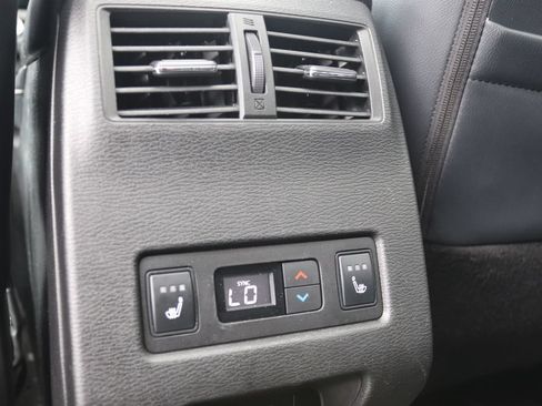 Used 2025 Mitsubishi Outlander SEL AWD/4WD image 12