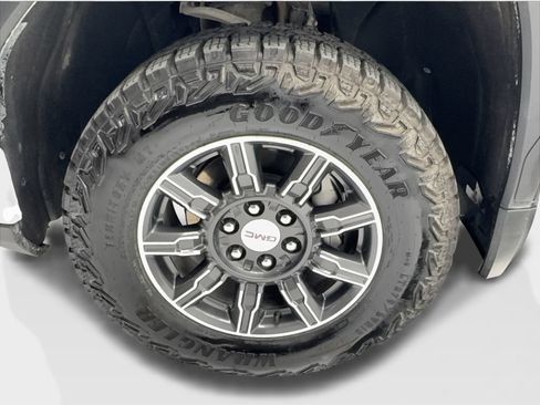 Used 2025 GMC Sierra 1500 AT4 AWD/4WD image 16
