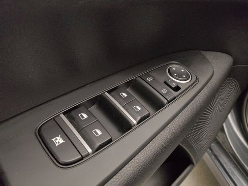 Used 2022 Kia Forte LXS image 27