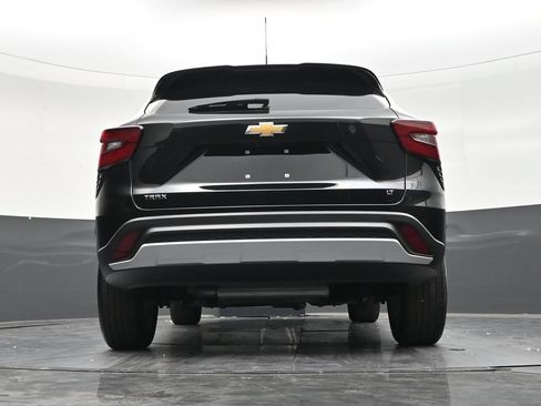 Used 2024 Chevrolet Trax LT FWD image 23