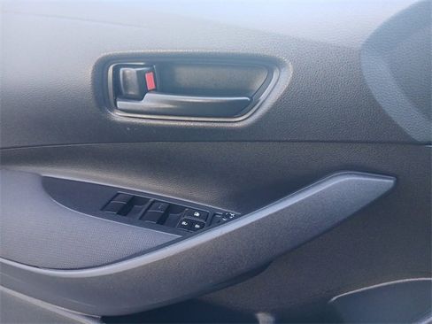 Used 2022 Toyota Corolla LE image 18