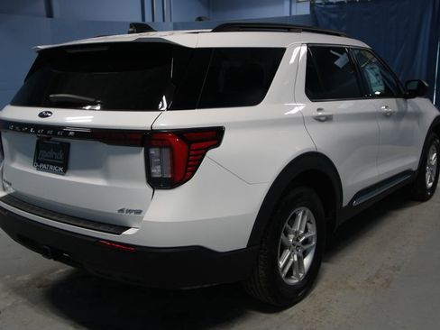 Used 2025 Ford Explorer Active image 36