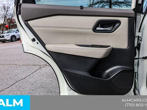 Used 2023 Nissan Rogue SL w/ SL Premium Package image 46