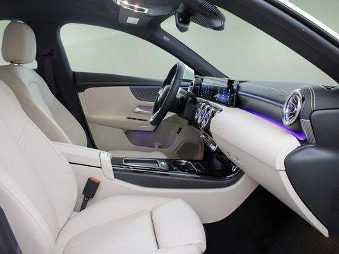 Used 2025 Mercedes-Benz CLA 250 image 19