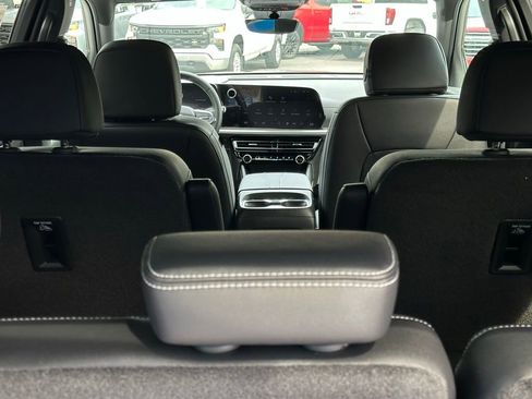 New 2026 Chevrolet Traverse LT image 9